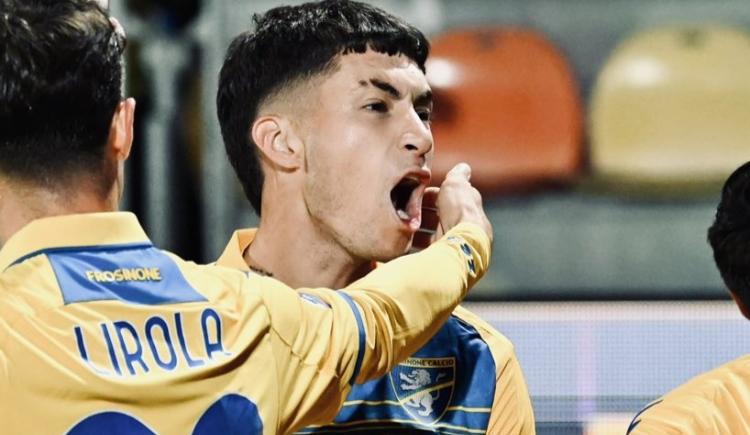 Imagen de Con gol de Soulé, Frosinone salió de la zona de descenso y condenó a Salernitana