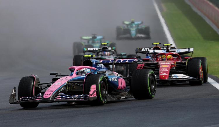 Imagen de Franco Colapinto fue 19° en un Gran Premio de Bélgica retrasado por la lluvia y que ganó Oscar Piastri