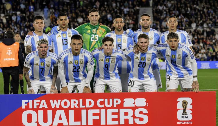 Imagen de El historial del doble nueve: ¿Cuántas veces fueron titulares juntos Julián Álvarez y Lautaro Martínez?