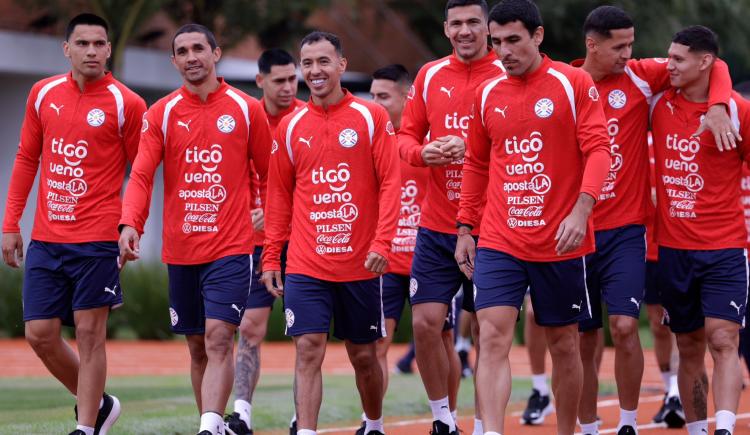 Imagen de Sin Adam Bareiro ni Ángel Romero, Gustavo Alfaro dio la lista de convocados de Paraguay para el Mundial