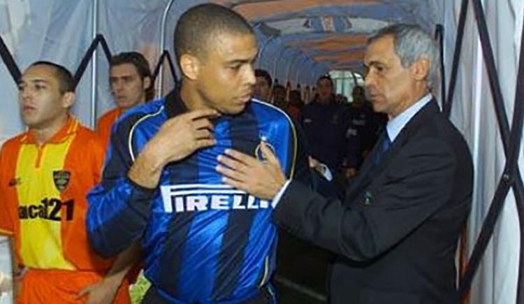 Imagen de La increíble anécdota de Héctor Cúper con Ronaldo: el día que fue defensor para poder irse al carnaval