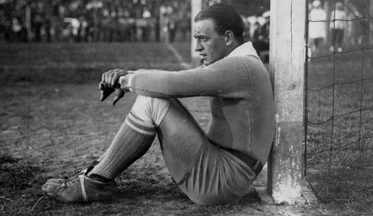 Imagen de 1935. Andrés Mazali el arquero que detiene hasta los años