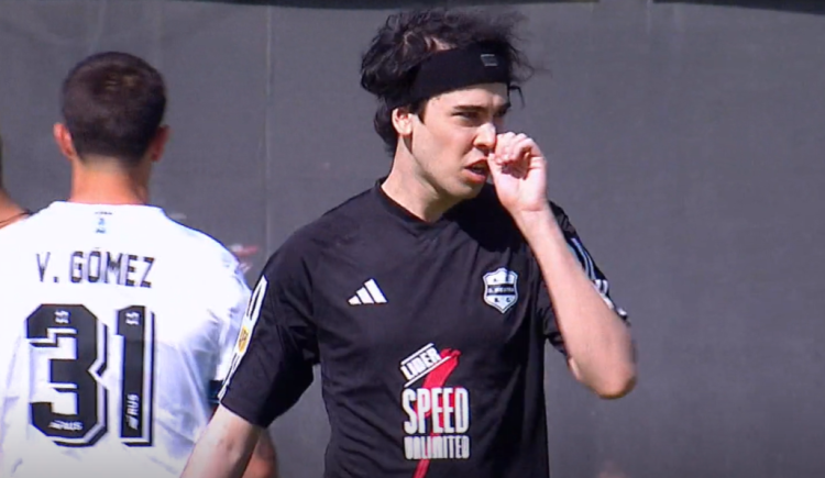 Imagen de Una jugada stream-adamente cara: dura sanción para Riestra