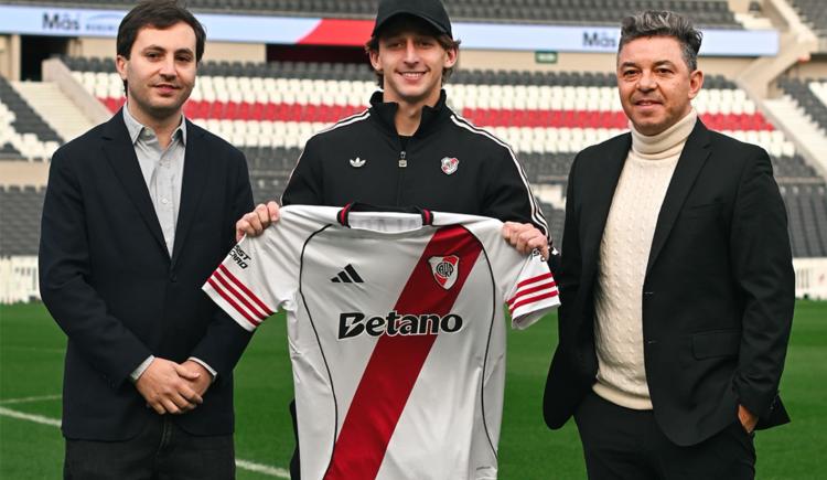 Imagen de River presentó a Matías Galarza Fonda y ¿se retira del mercado de pases?