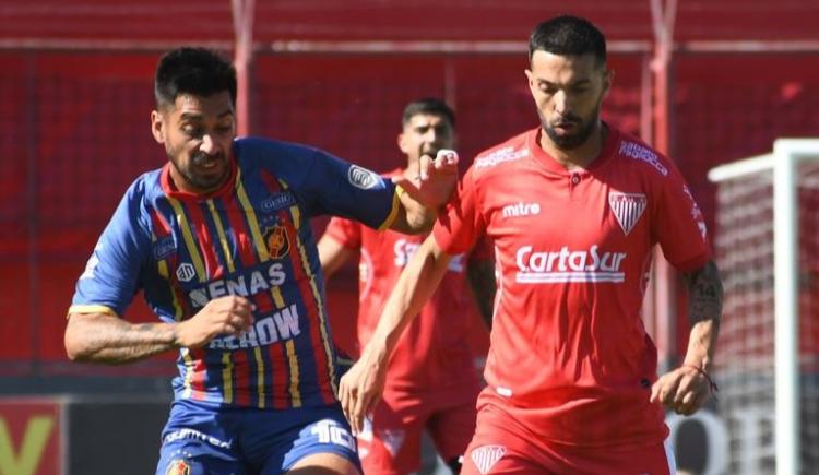 Imagen de Los Andes y Colegiales, a mano en la final de ida