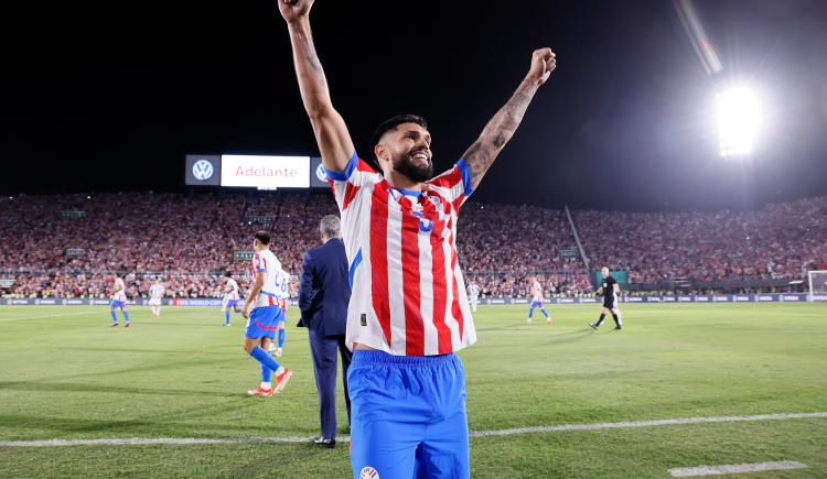 Imagen de El hilo conductor con el fútbol argentino que tiene el héroe de Paraguay que debió ser expulsado