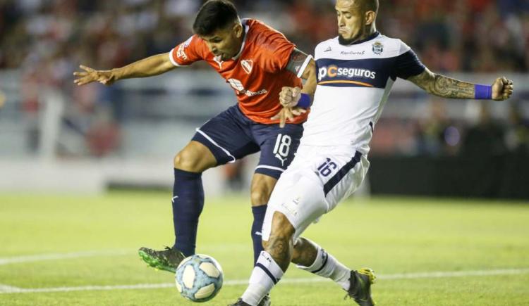 Imagen de INDEPENDIENTE RECIBE A GIMNASIA EN AVELLANEDA