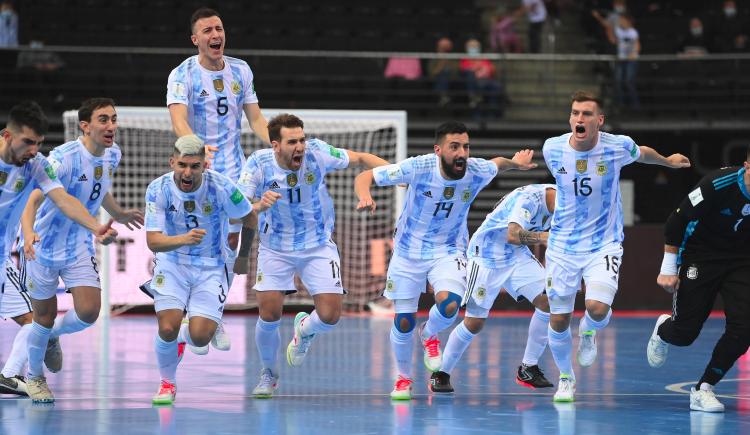 Imagen de FUTSAL: ARGENTINA ENFRENTA A BRASIL BUSCANDO UNA NUEVA FINAL