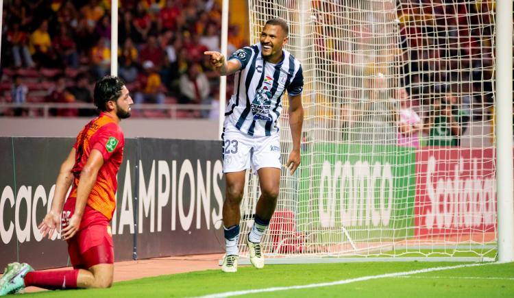 Imagen de Salomón Rondón, insaciable: hat-trick en la goleada de Pachuca