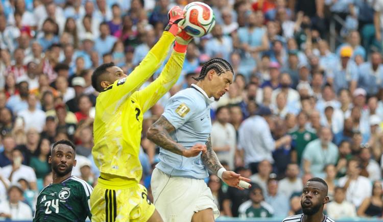 Imagen de Uruguay peloteó a Arabia Saudita y empató 1-1 en su debut en el Mundial