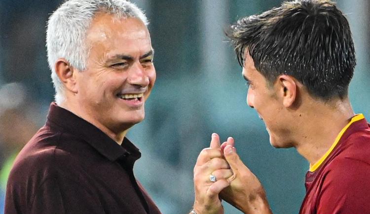 Imagen de José Mourinho, fiel a su estilo: tremendo elogio para Paulo Dybala y "por fin duermo como un bebé"