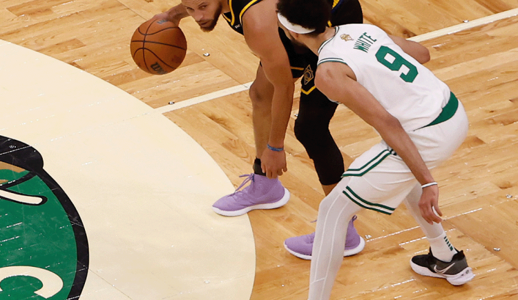 Imagen de Curry convirtió 43 puntos en el triunfo de los Warriors ante Boston