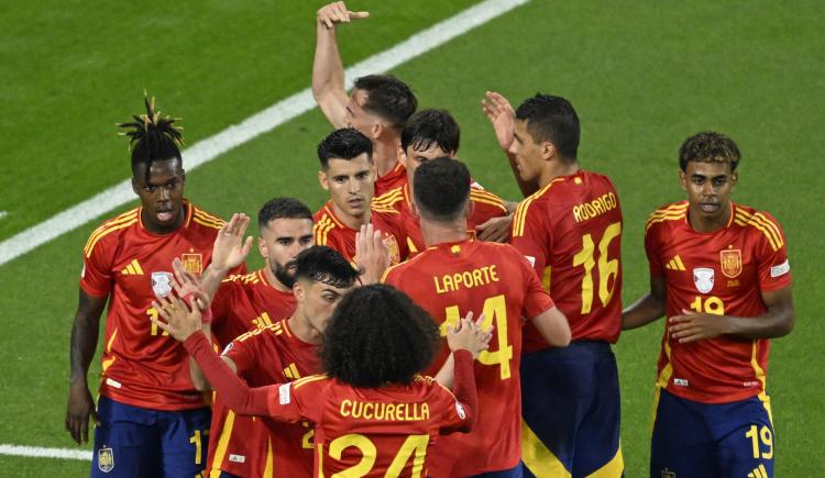 Imagen de España bailó a Italia y se puso el traje de candidato en la Eurocopa