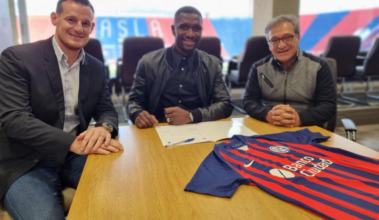 Imagen de CRISTIAN ZAPATA FIRMÓ CON SAN LORENZO