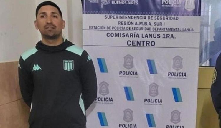 Imagen de Detuvieron al líder de la barra de Racing con un arma, más de 2 millones de pesos, 7 mil dólares y 9 celulares