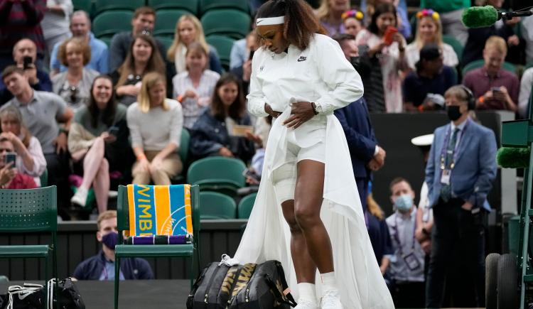 Imagen de SERENA WILLIAMS DEBIÓ ABANDONAR EN WIMBLEDON POR UNA LESIÓN