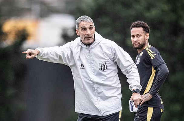 Imagen de Alto voltaje: el cortocircuito entre Neymar y el técnico argentino de Santos