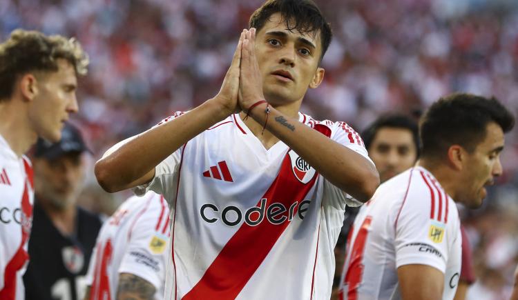 Imagen de River se disculpó en la cancha y venció 3-1 a Banfield