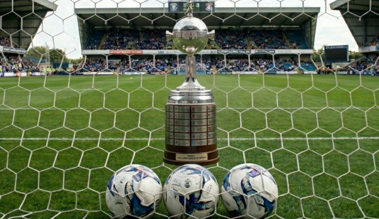 Imagen de Todos los hat-tricks de la Copa Libertadores en el siglo XXI: Carlos González se suma a la lista con un hito histórico