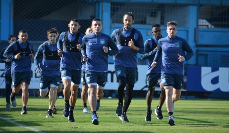 Imagen de Racing Club: Alcaraz y Arias se entrenaron a la par del plantel