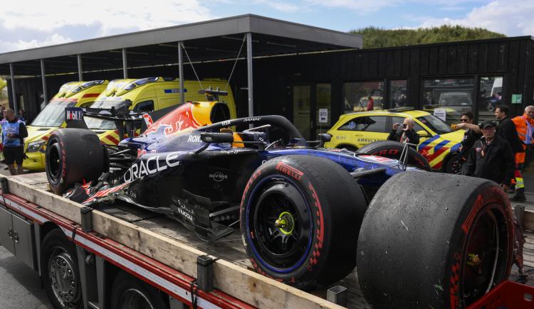 Imagen de Cruel despedida: el durísimo accidente de Verstappen que lo sacó de la carrera