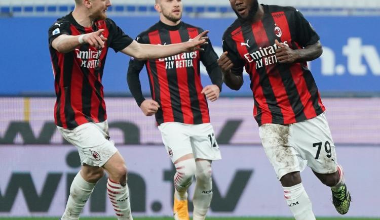 Imagen de MILAN SE MANTIENE FIRME COMO LÍDER DEL CALCIO