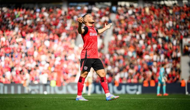 Imagen de El gol de Emiliano Buendía que postergó el título de Bayern Múnich
