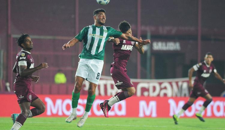 Imagen de Banfield igualó el clásico en el final y amargó a Lanús