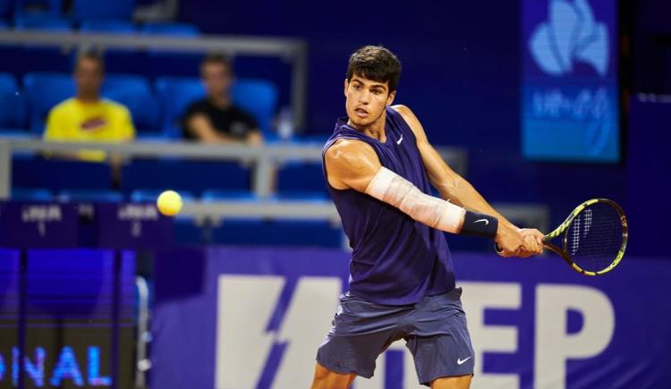 Imagen de CARLOS ALCARAZ CONQUISTÓ SU PRIMER TÍTULO ATP