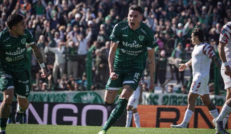 Imagen de Tarde para el olvido para Estudiantes en Junín: Sarmiento le ganó 2-0