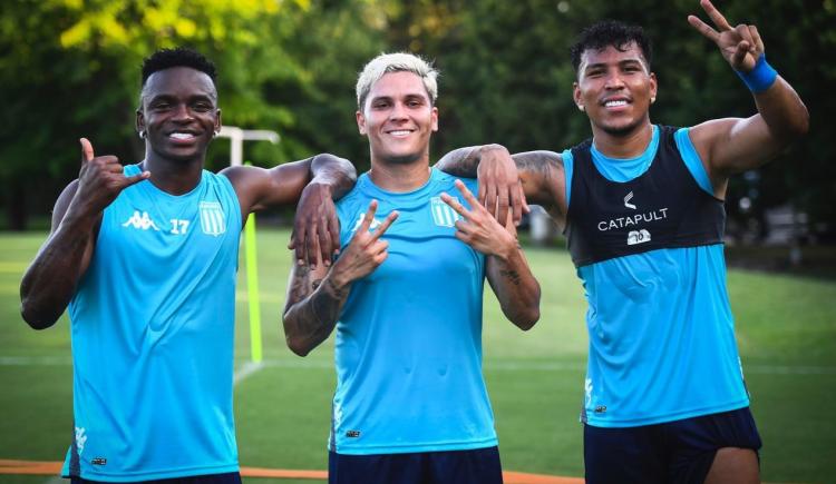 Imagen de El factor Colombia en el Racing 2025: estuvo Juanfer Quintero y faltó Carbonero; Roger Martínez, stand by