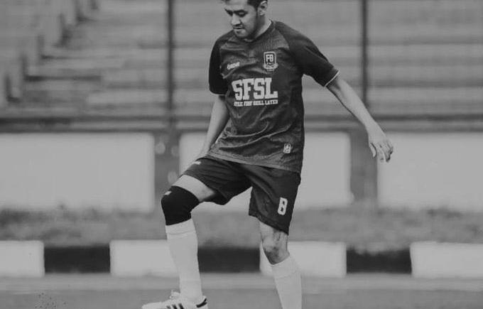 Imagen de Tragedia en Indonesia: un futbolista fue impactado en pleno partido por un rayo y falleció