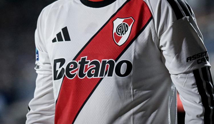 Imagen de River cerró un nuevo refuerzo y se desprendió de dos jugadores marginados