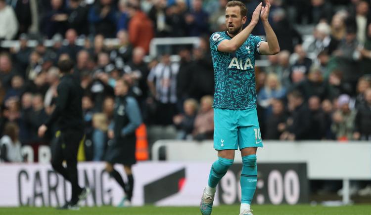 Imagen de Tras la goleada en contra Tottenham devolvió el valor de la entradas a sus hinchas