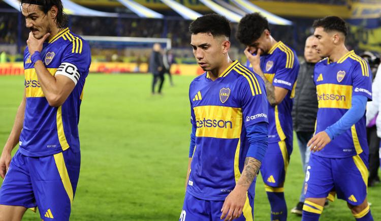 Imagen de La primera voz oficial de Boca tras la eliminación: fuerte banca a Riquelme y palos al plantel