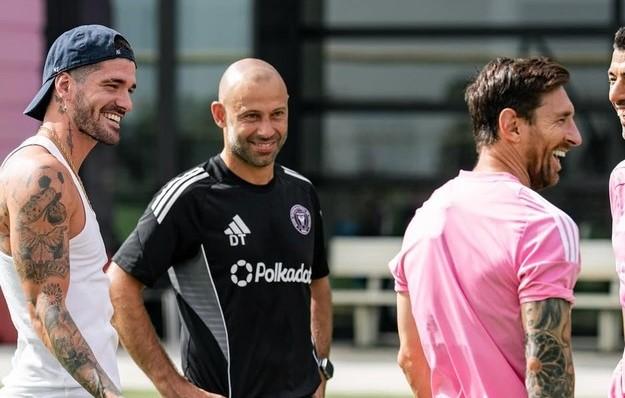 Imagen de Mascherano reveló cómo está Messi tras la suspensión y habló del debut de De Paul