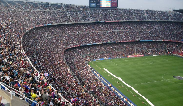 Imagen de Mientras es silbado en PSG, el Camp Nou pide por Messi