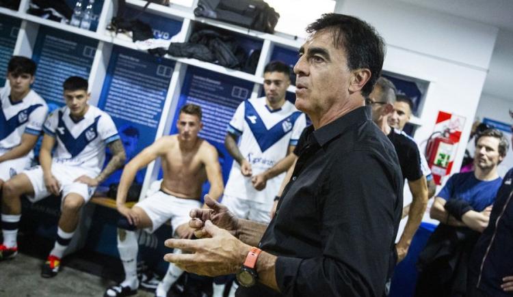 Imagen de Emocionante: la arenga del DT de Vélez antes de los penales con Argentinos
