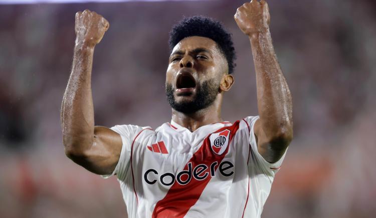 Imagen de River derrotó a Lanús y es escolta del Torneo Apertura