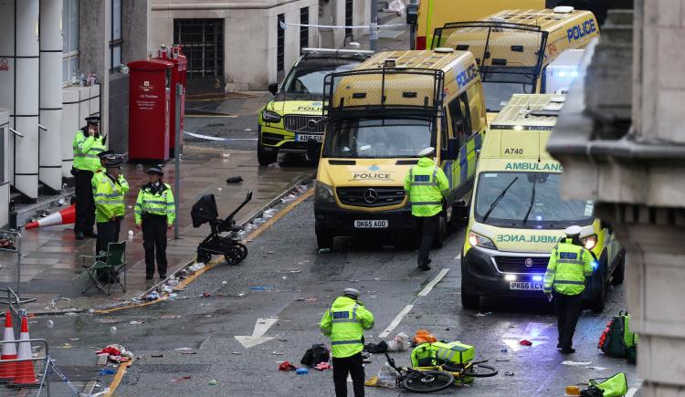 Imagen de Atropello masivo durante los festejos de Liverpool: 27 personas fueron hospitalizadas