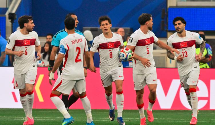 Imagen de Turquía maquilló la eliminación con una victoria agónica en un partidazo frente a Estados Unidos
