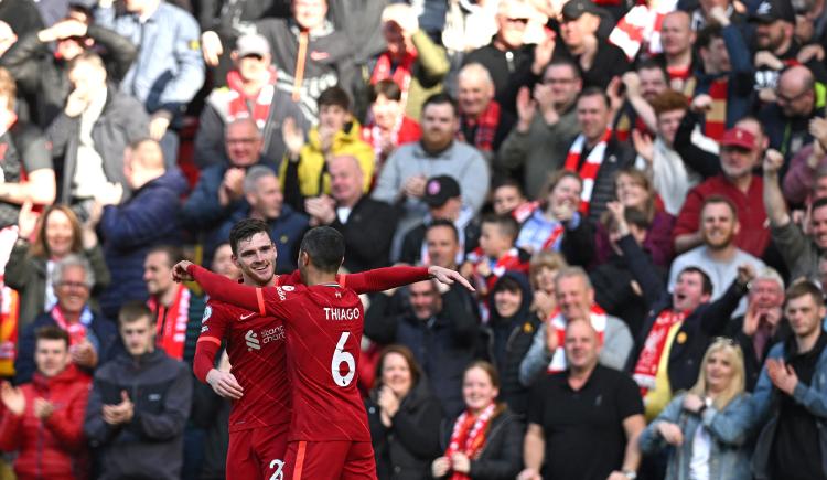 Imagen de Liverpool ganó y no le pierde pisada a Manchester City