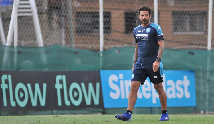 Imagen de RACING: GAGO PROBÓ UN EQUIPO PENSANDO EN EL DEBUT