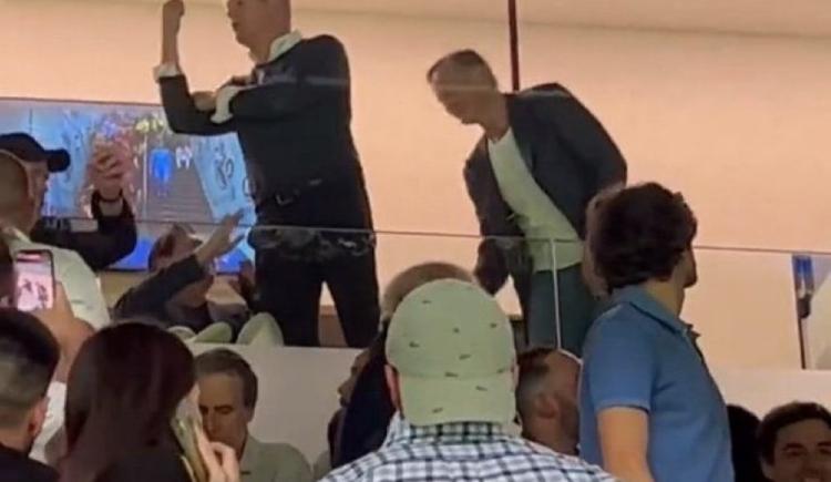 Imagen de El padre de Haaland se cruzó con los hinchas del Madrid y fue retirado del estadio