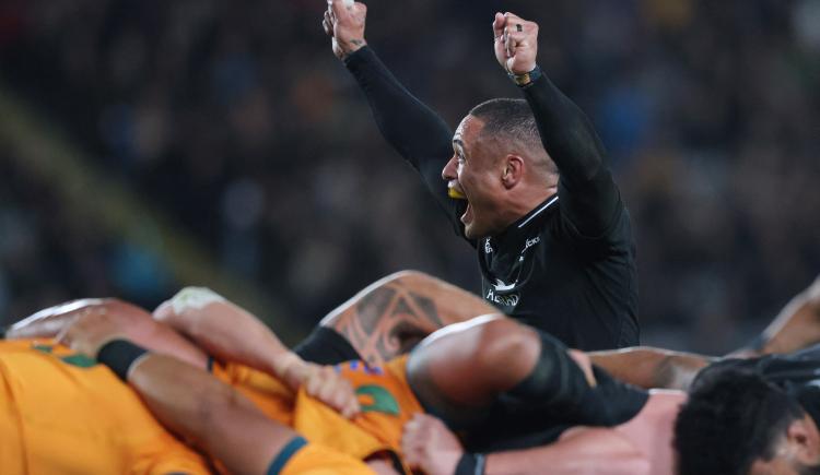 Imagen de Los All Blacks aplastaron a Australia