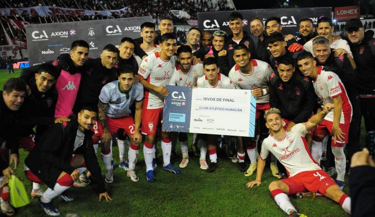 Imagen de En el último respiro, se infló el Globo: Huracán avanzó por penales en la Copa Argentina