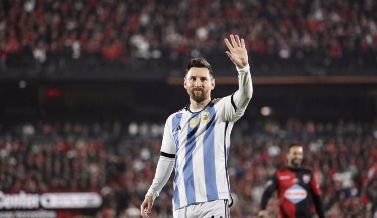 Imagen de Leo Messi, invitado de lujo y golazos en la despedida de Maxi Rodríguez