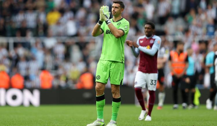 Imagen de El mensaje del Dibu Martínez tras la goleada sufrida por Aston Villa