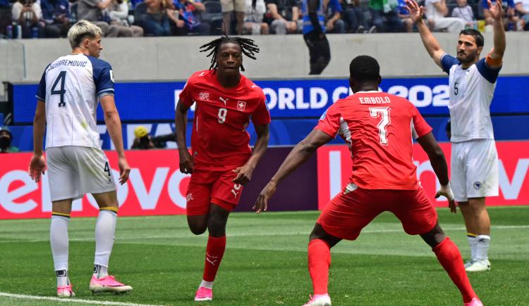 Imagen de Suiza goleó a Bosnia y puso un pie en los 16avos. de final del Mundial