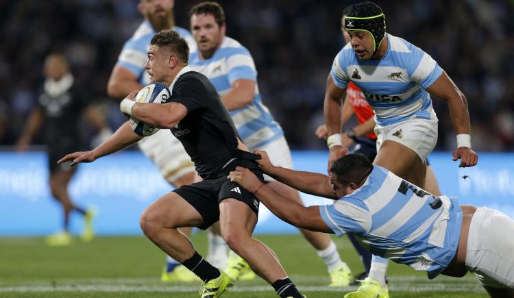 Imagen de Los Pumas no pudieron aprovechar su buen pasaje y perdieron frente a los All Blacks en Córdoba